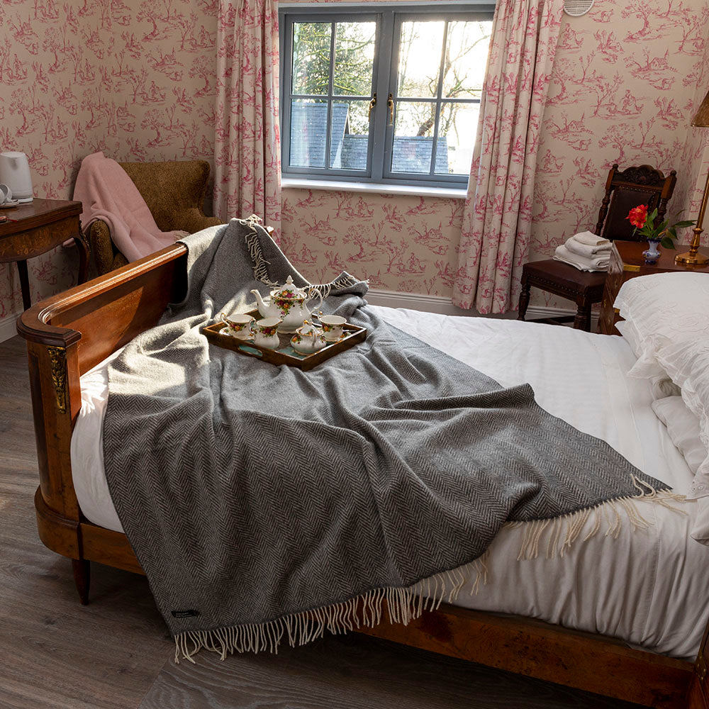 Merino & Cashmere Throw | Grey Herringbone | Large