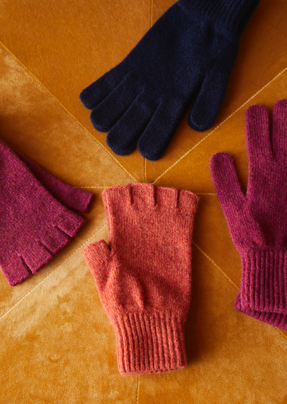 Ladies Clyde Gloves - Rhubarb Red